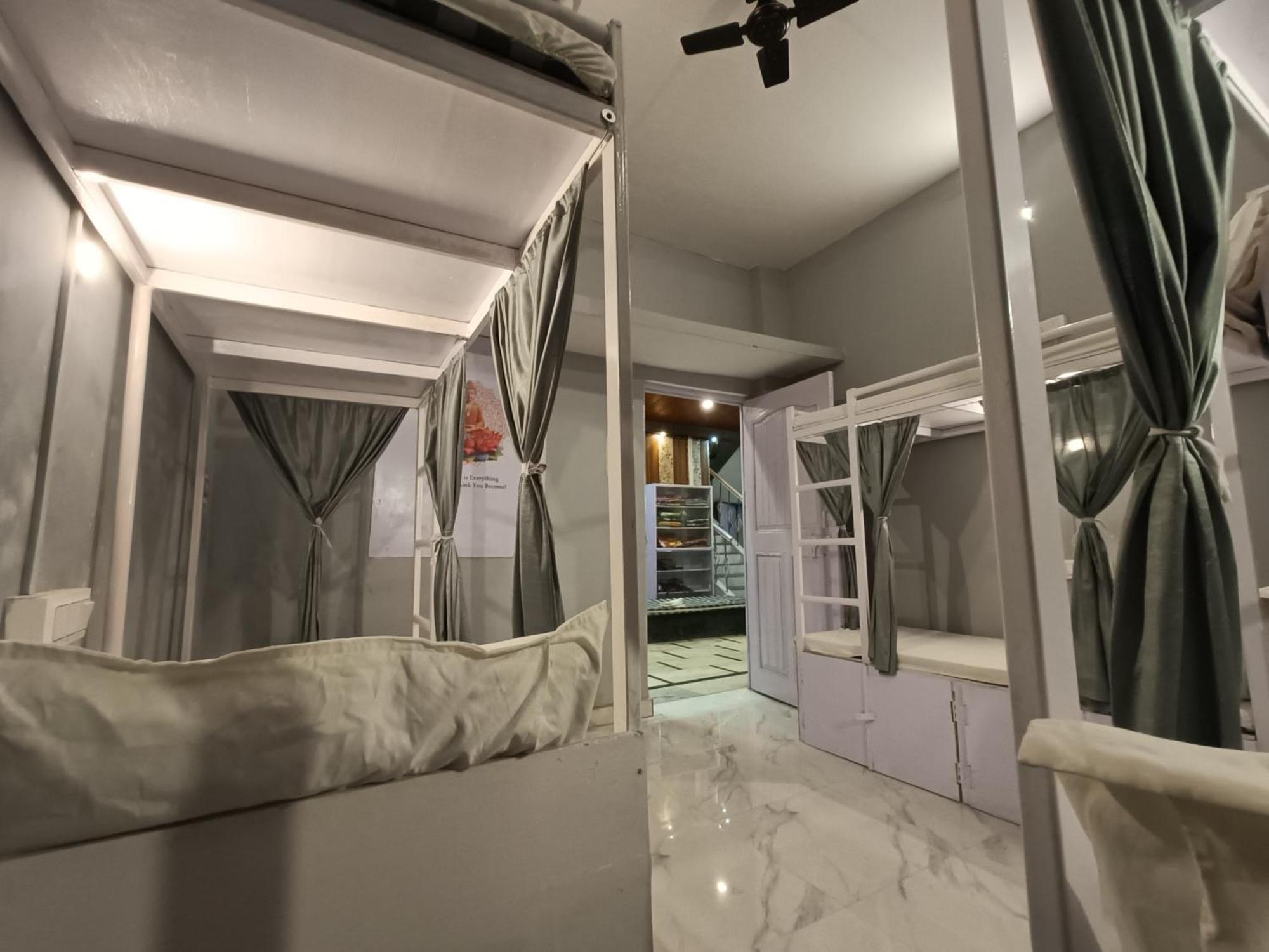 Mohit Paying Guest House Waranasi Zewnętrze zdjęcie